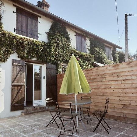 A Deux Pas De Cabourg ,Avec Une Belle Vue Sur La Campagne Normande.A Grangues Esterno foto